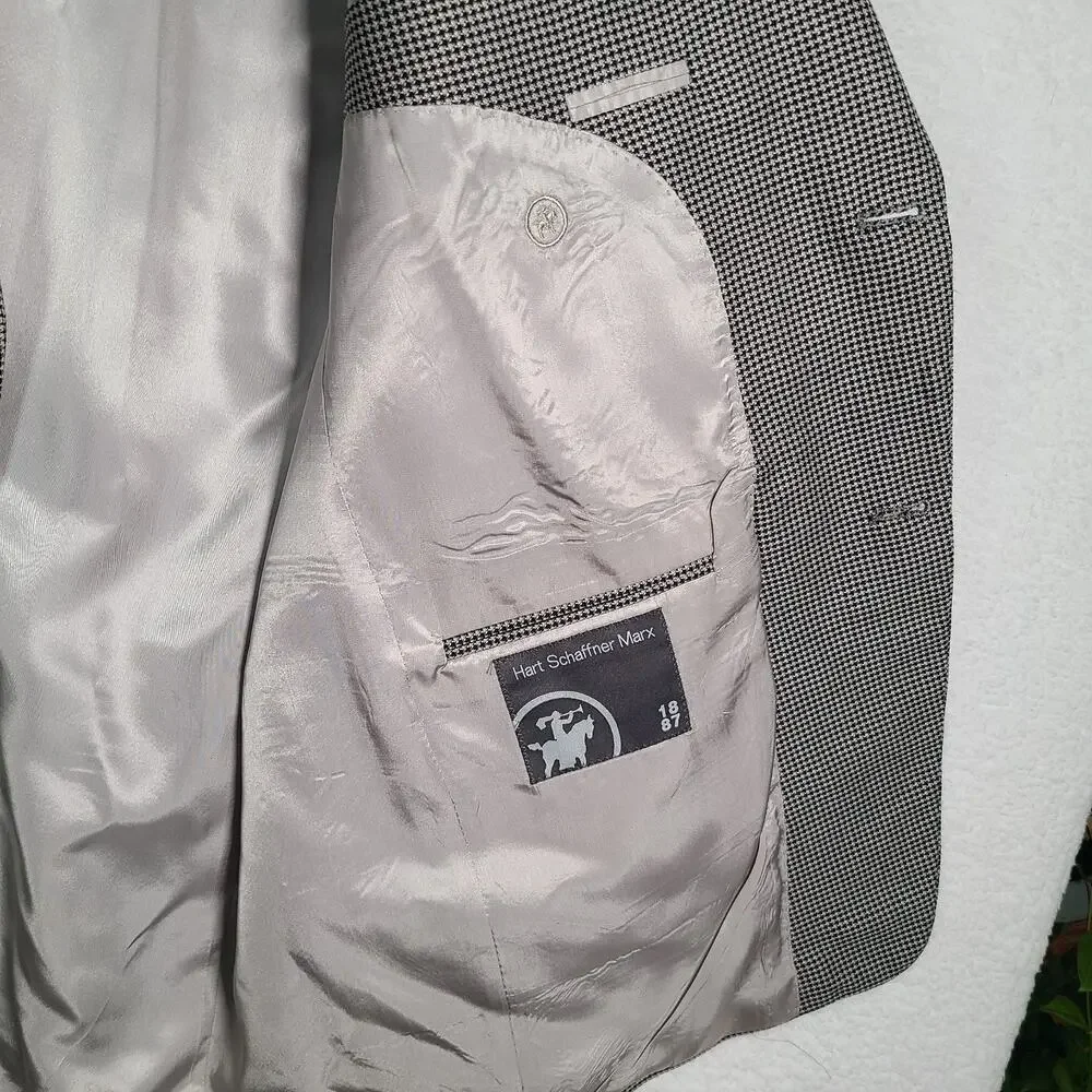 Hart Schaffner Marx excellent preowned